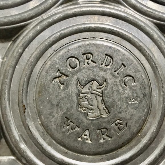 FUN Pancake Pan. Nordic-Ware Happy Face Quality Non-Stick Pan - Picture 10 of 10